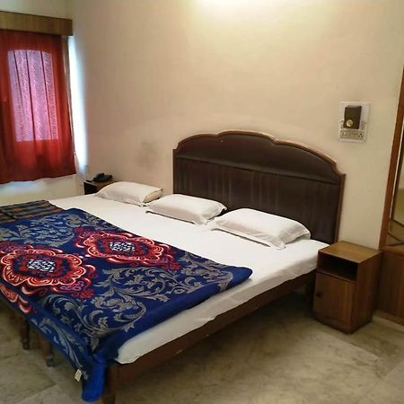 אודייפור Hotel Vinayakam מראה חיצוני תמונה
