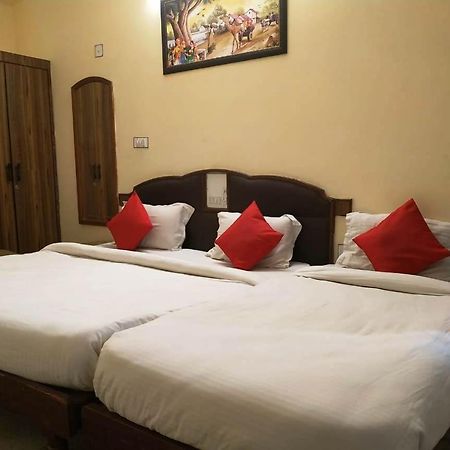 אודייפור Hotel Vinayakam מראה חיצוני תמונה