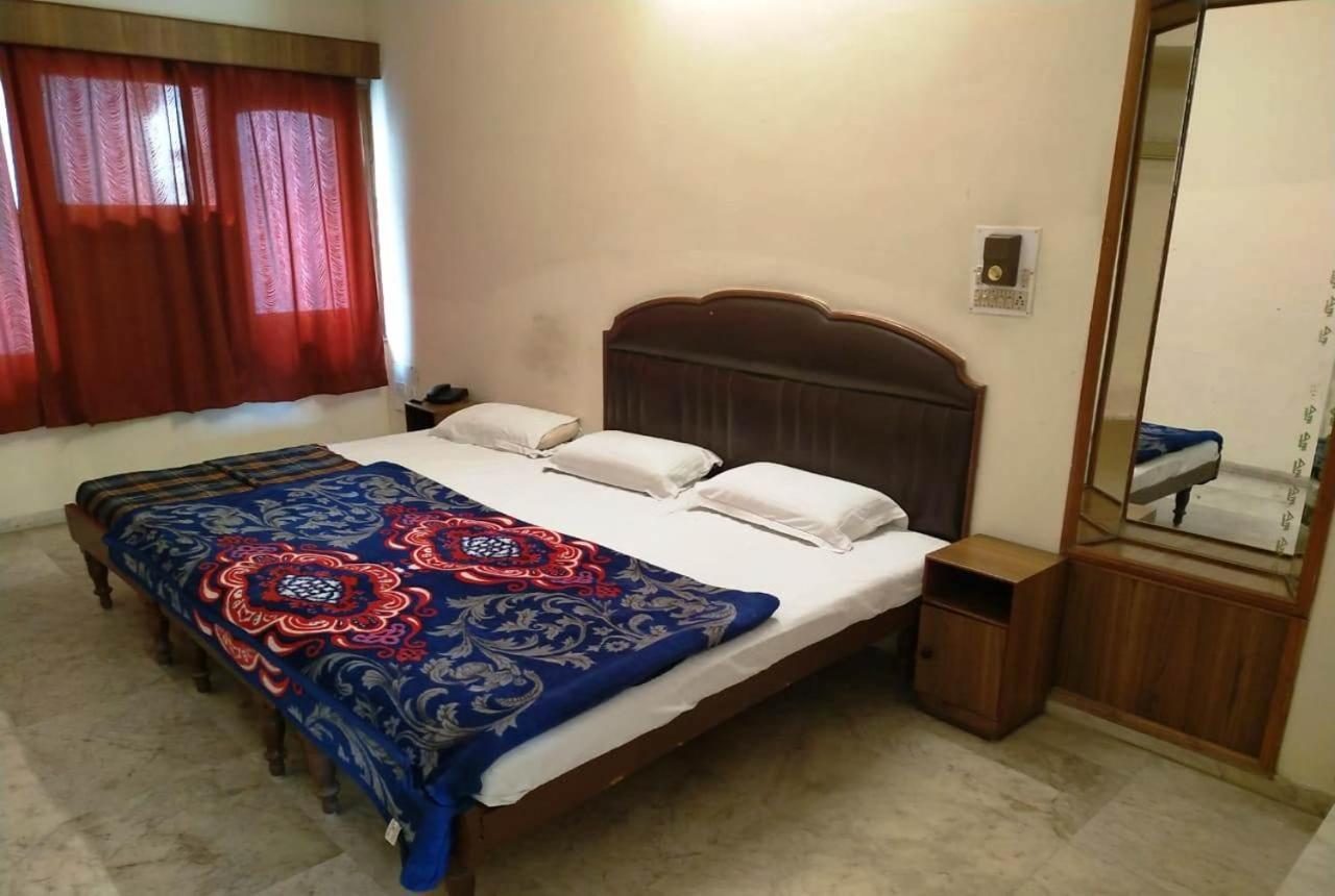 אודייפור Hotel Vinayakam מראה חיצוני תמונה