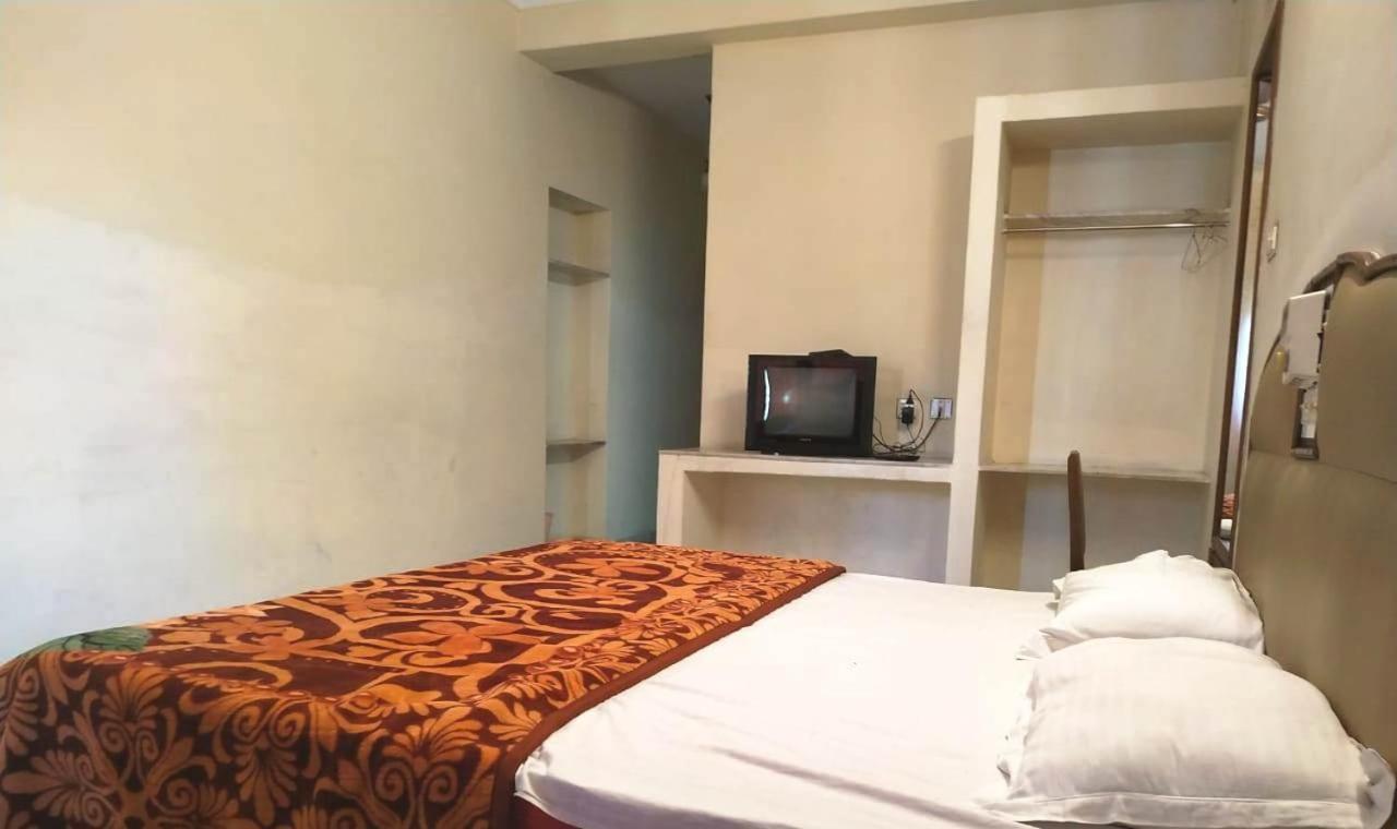 אודייפור Hotel Vinayakam מראה חיצוני תמונה