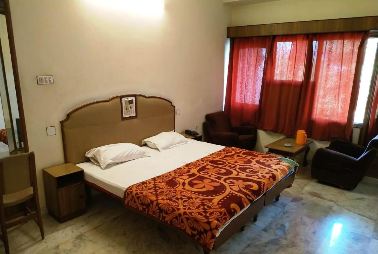אודייפור Hotel Vinayakam מראה חיצוני תמונה