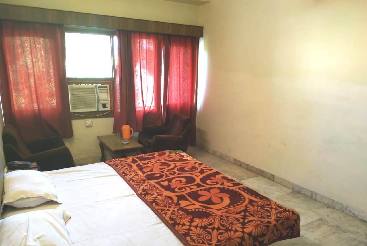 אודייפור Hotel Vinayakam מראה חיצוני תמונה