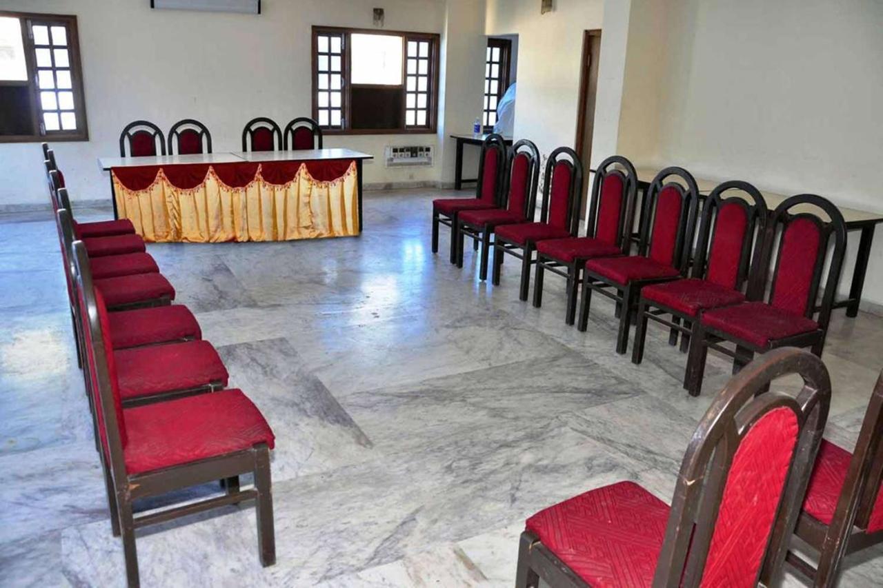 אודייפור Hotel Vinayakam מראה חיצוני תמונה