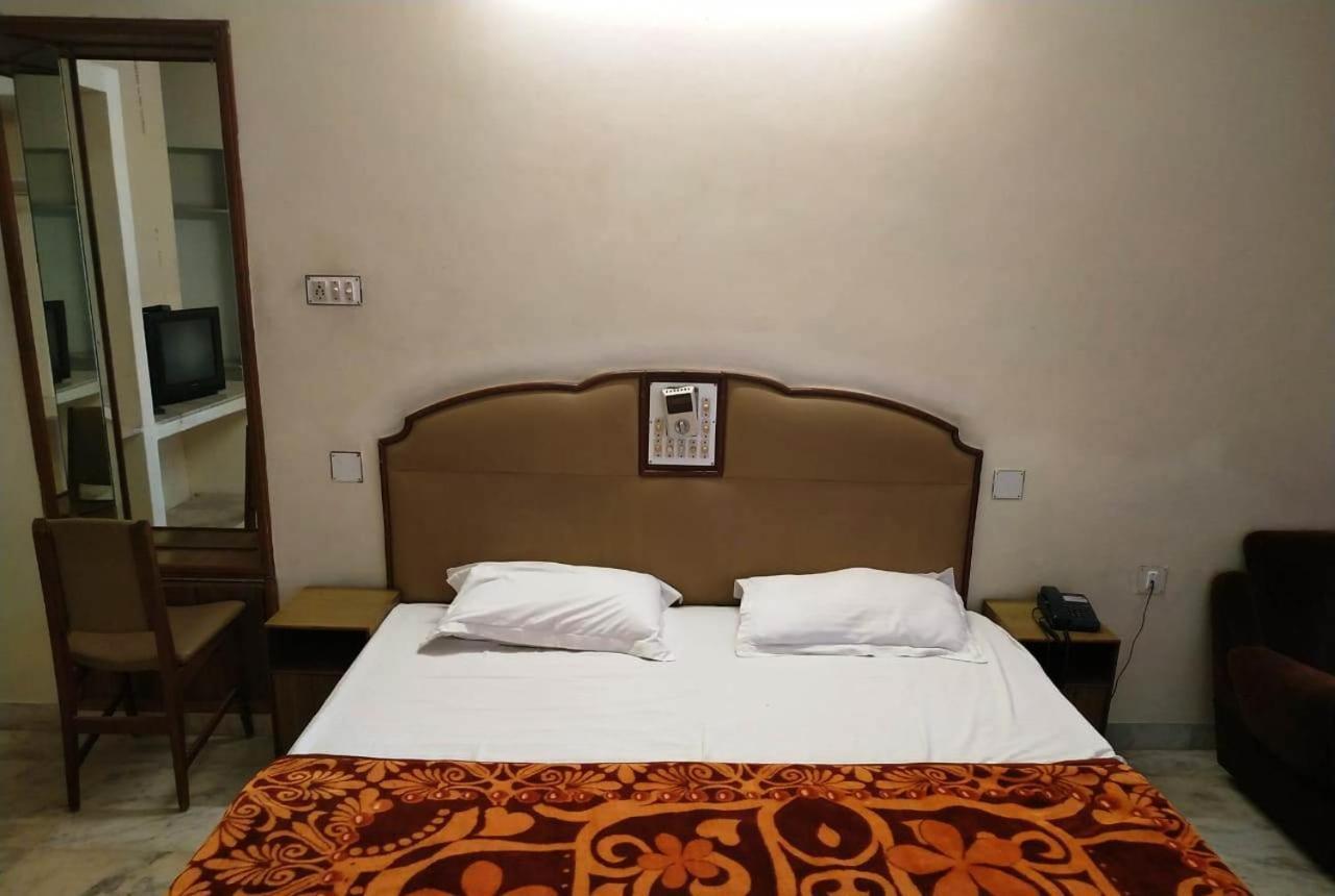 אודייפור Hotel Vinayakam מראה חיצוני תמונה