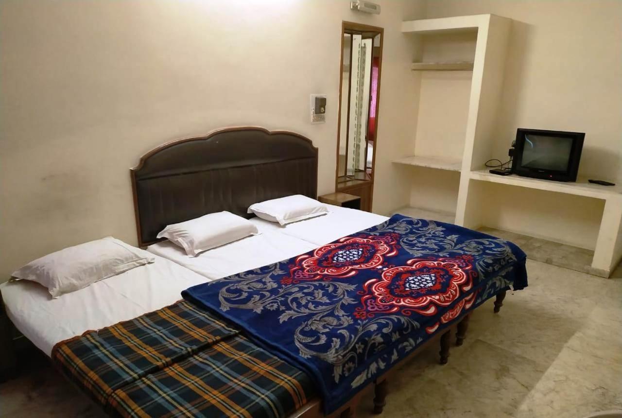 אודייפור Hotel Vinayakam מראה חיצוני תמונה