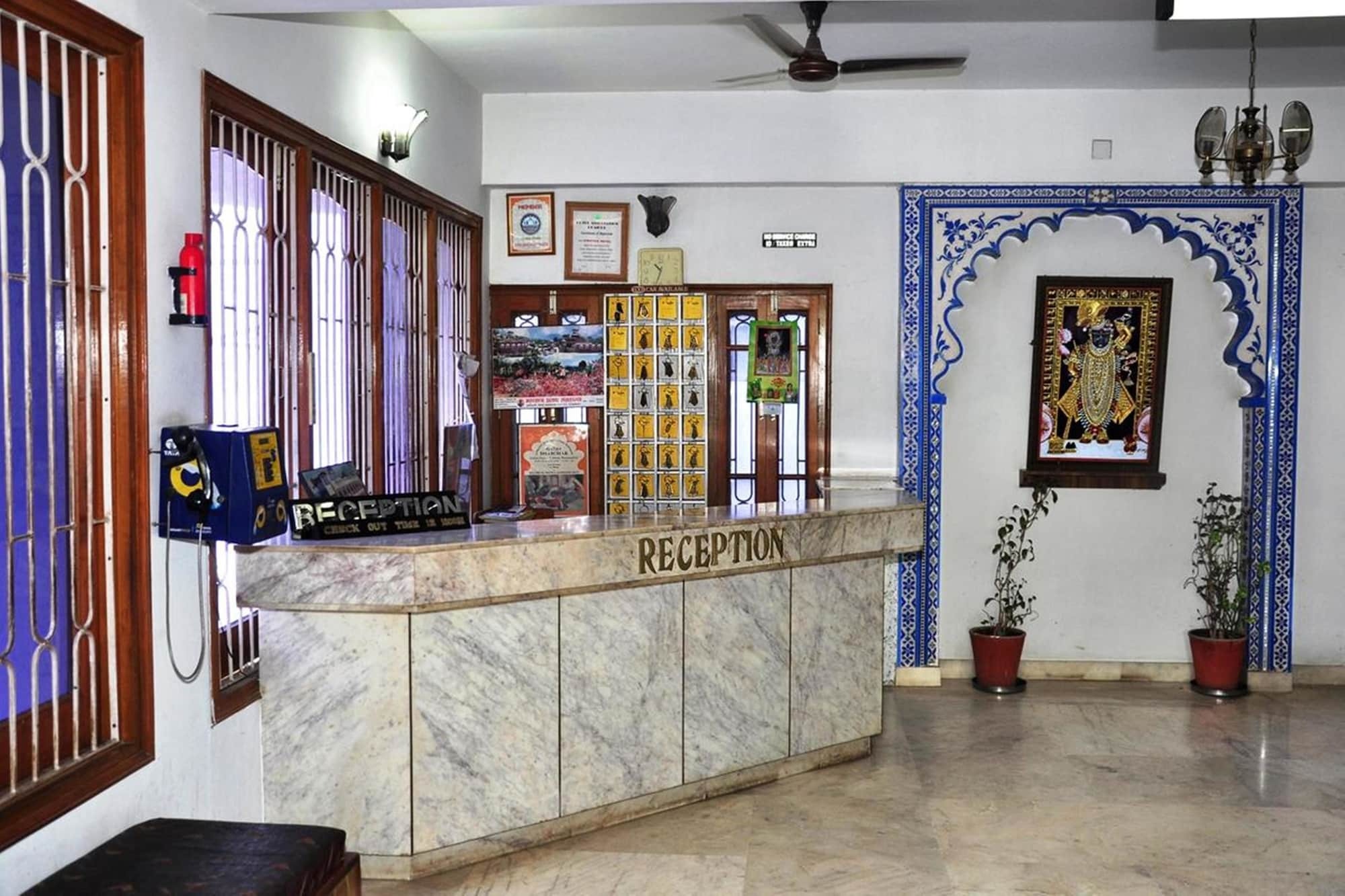 אודייפור Hotel Vinayakam מראה חיצוני תמונה